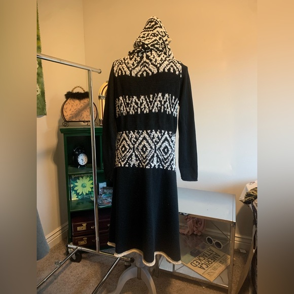 M Rena Heavy Jacket Cardigan full length. - Picture 5 of 5